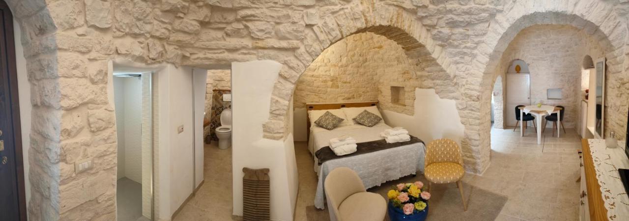 Trullo Monte Santo 50 Bed & Breakfast Alberobello Exterior photo