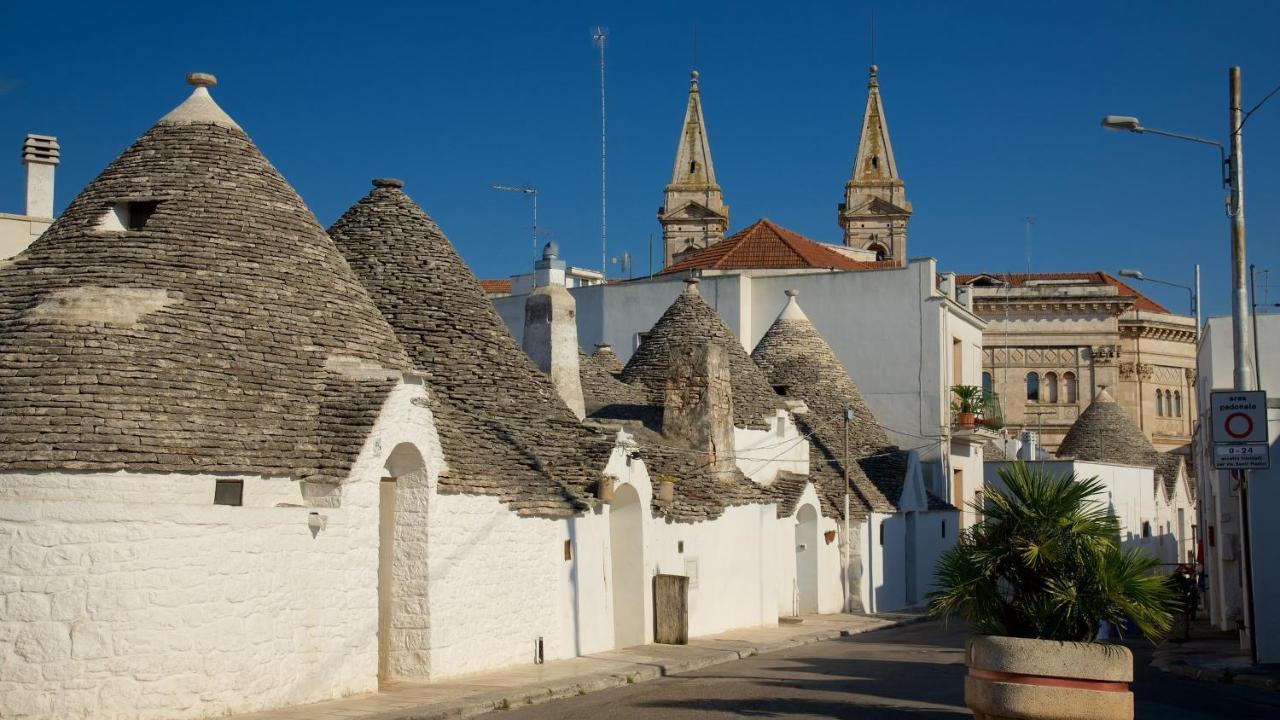 Trullo Monte Santo 50 Bed & Breakfast Alberobello Exterior photo